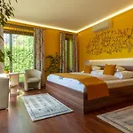 Hotell Mayer 3*