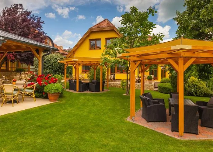 Mayer מלון Alsóörs